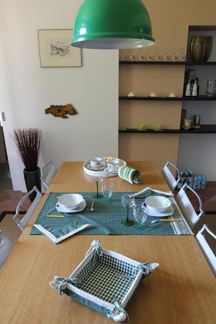 B&B Marge Oltrona di San Mamette Bagian luar foto