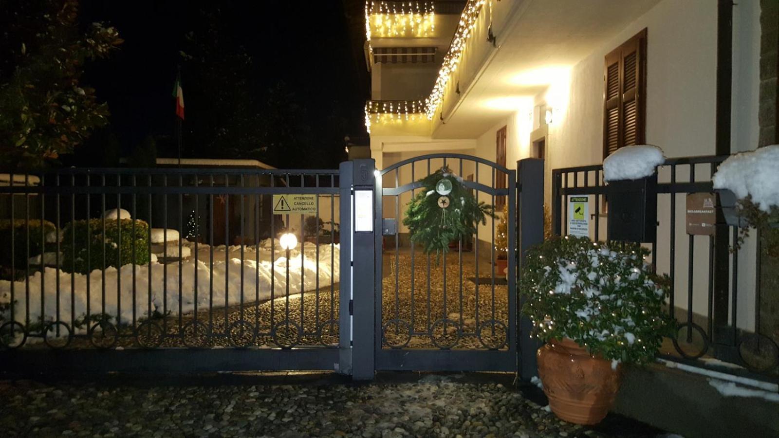 B&B Marge Oltrona di San Mamette Bagian luar foto
