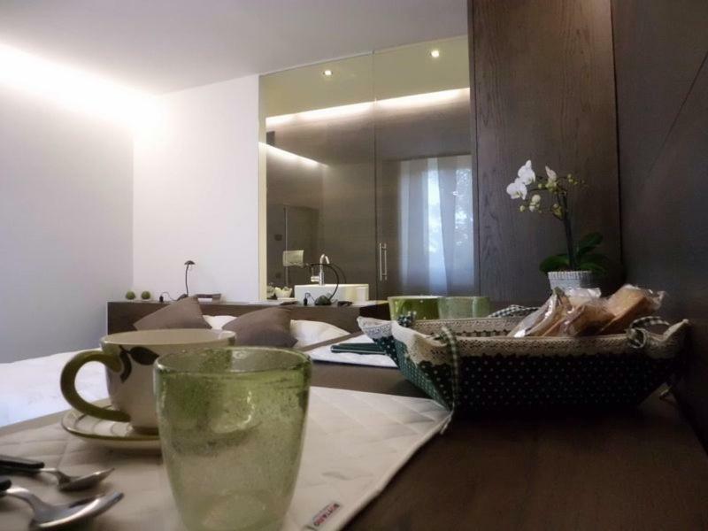 B&B Marge Oltrona di San Mamette Bagian luar foto